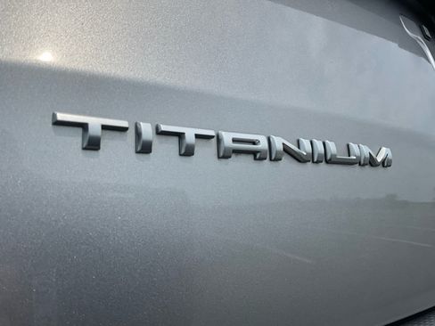 Used 2021 Ford Escape Titanium w/ Titanium Elite Package AWD/4WD image 23