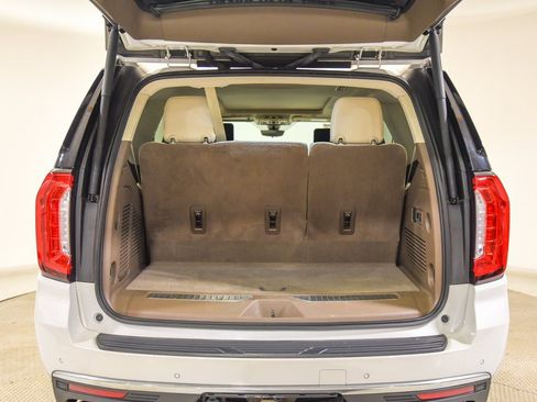 Used 2021 GMC Yukon Denali w/ Denali Ultimate Package image 14