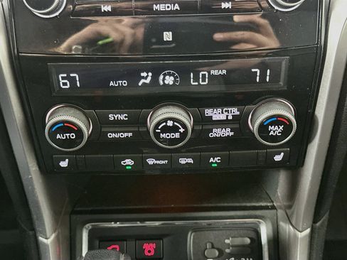 Used 2020 Subaru Ascent Limited w/ Technology Package AWD/4WD image 24
