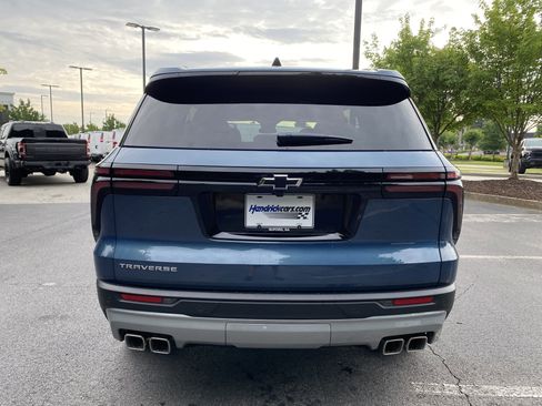 Used 2026 Chevrolet Traverse LT FWD image 8