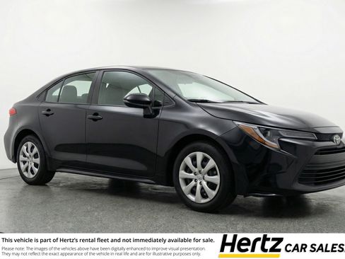 Used 2025 Toyota Corolla LE image 1