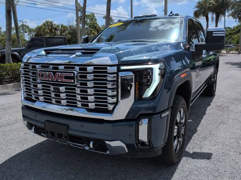 Used 2024 GMC Sierra 2500 Denali w/ Denali Reserve Package AWD/4WD image 9