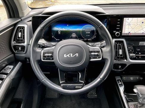 Used 2023 Kia Sorento SX AWD/4WD image 10