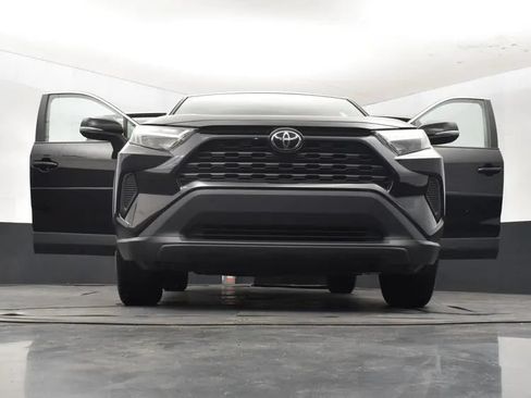 Used 2023 Toyota RAV4 LE AWD/4WD image 11