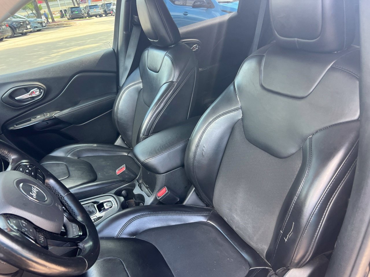 Used 2021 Jeep Cherokee Latitude Plus FWD image 13
