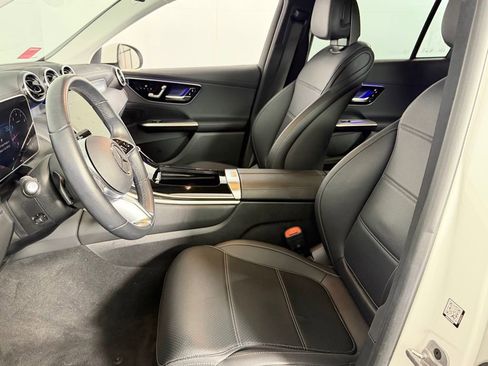 Used 2024 Mercedes-Benz GLC 300 GLC 300 image 21