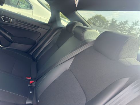 Used 2023 Honda Civic Sport image 6