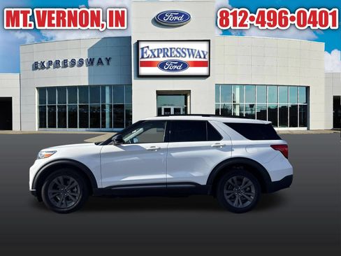 Used 2024 Ford Explorer XLT w/ Equipment Group 202A AWD/4WD image 15