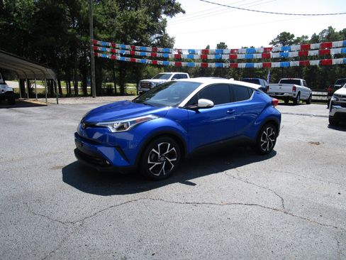 Used 2019 Toyota C-HR Limited image 3
