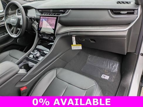 New 2025 Jeep Grand Cherokee Limited w/ Black Appearance Package image 30
