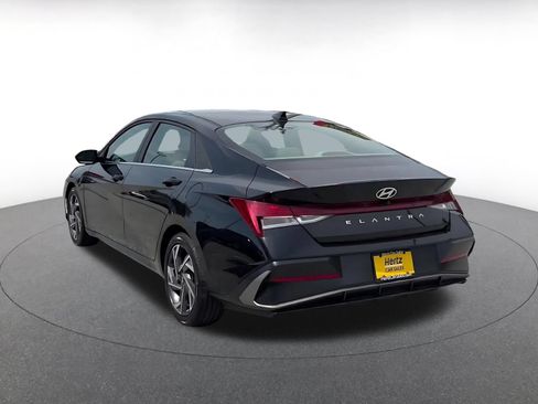Used 2025 Hyundai Elantra SEL FWD image 11