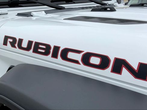 Used 2021 Jeep Gladiator Rubicon AWD/4WD image 10