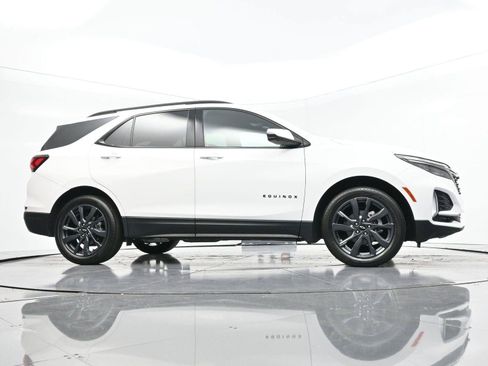 Used 2023 Chevrolet Equinox RS FWD image 38