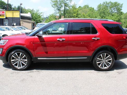 Used 2017 Ford Explorer Platinum AWD/4WD image 12