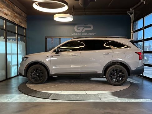 Used 2022 Kia Sorento S w/ Panoramic Sunroof Package AWD/4WD image 6