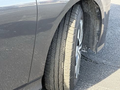 Used 2022 Toyota Prius XLE image 12