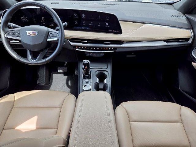 Certified 2025 Cadillac XT4 Premium Luxury w/ Cold Weather Package FWD image 19