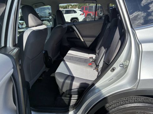 Used 2013 Toyota RAV4 LE AWD/4WD image 21