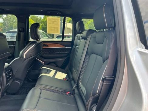 Used 2023 Jeep Grand Cherokee Summit AWD/4WD image 20