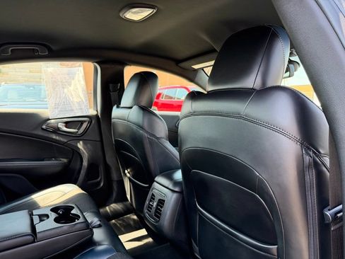 Used 2016 Chrysler 200 S w/ Comfort Group FWD image 26