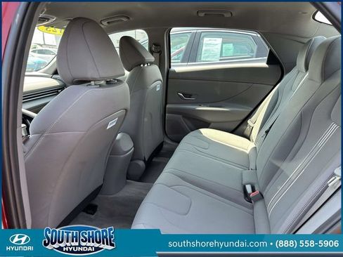 Certified 2023 Hyundai Elantra SEL w/ Convenience Package FWD image 13
