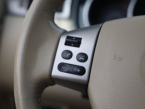 Used 2009 Nissan Versa 1.8 S w/ Convenience Pkg FWD image 25