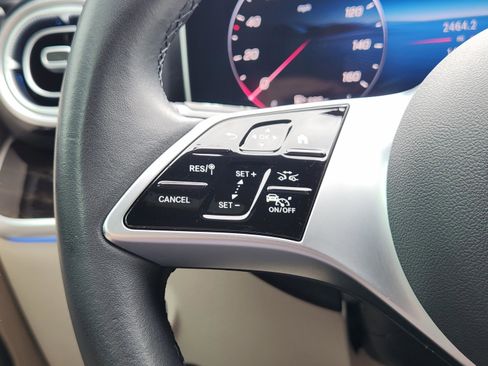 Used 2025 Mercedes-Benz C 300 Sedan image 19