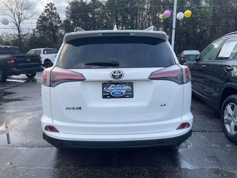 Used 2017 Toyota RAV4 LE image 5