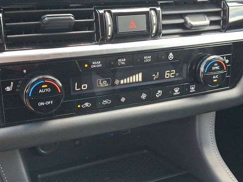Used 2024 Nissan Pathfinder SL w/ SL Premium Package AWD/4WD image 19