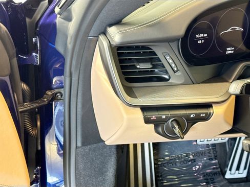 Used 2024 Porsche 911 Carrera 4S w/ Sport Package image 13