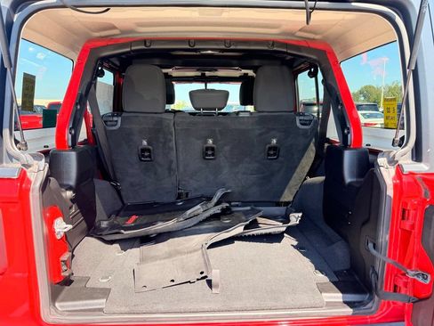 Used 2018 Jeep Wrangler Unlimited Sport S AWD/4WD image 28