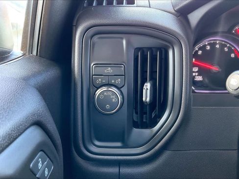 Certified 2023 Chevrolet Silverado 1500 Custom image 32