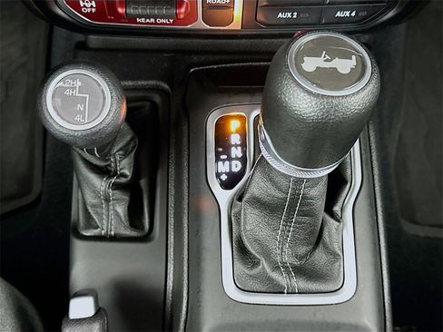 Used 2024 Jeep Wrangler Willys image 19