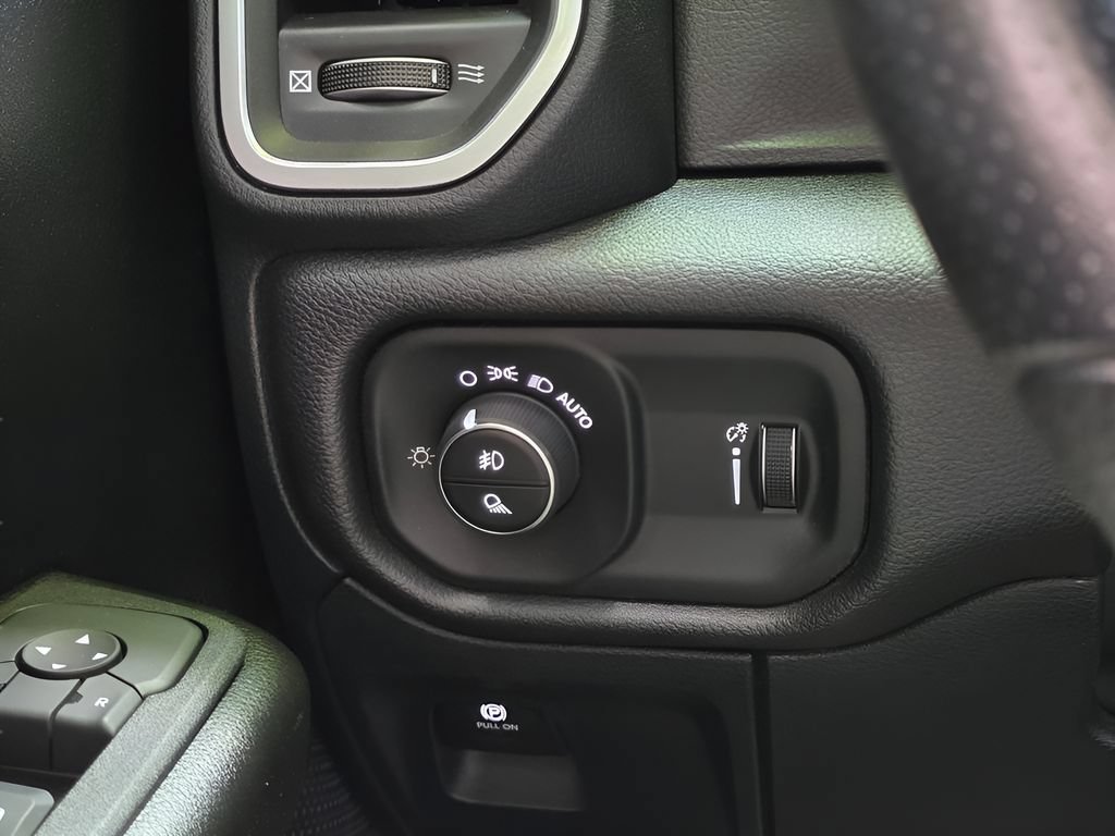 Used 2025 RAM 1500 Big Horn AWD/4WD image 19