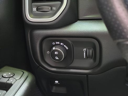 Used 2025 RAM 1500 Big Horn AWD/4WD image 19