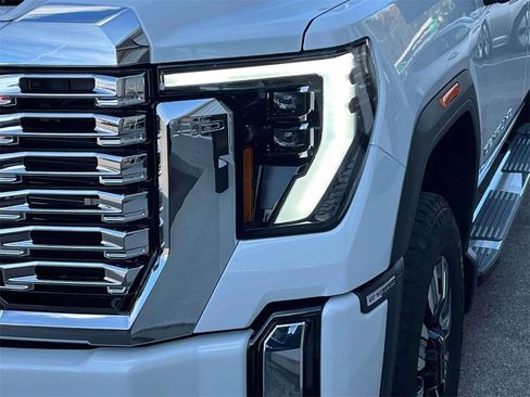 New 2026 GMC Sierra 2500 Denali w/ Denali Reserve Package image 9