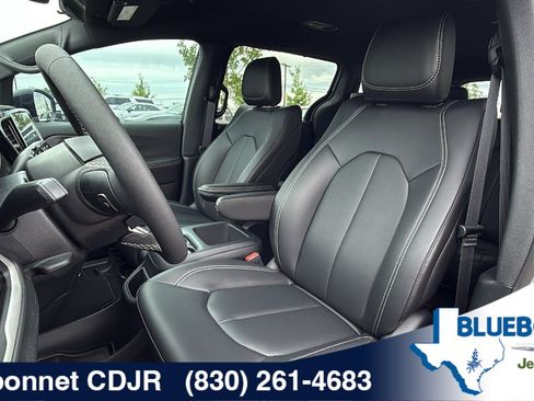New 2026 Chrysler Voyager LX FWD image 15