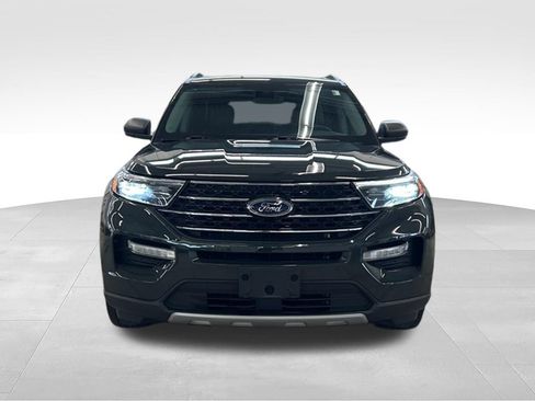 Used 2023 Ford Explorer XLT w/ Equipment Group 202A AWD/4WD image 5