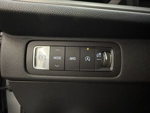 Used 2026 Chevrolet Traverse LT AWD/4WD image 16