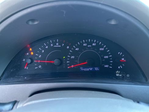 Used 2011 Toyota Camry LE image 10
