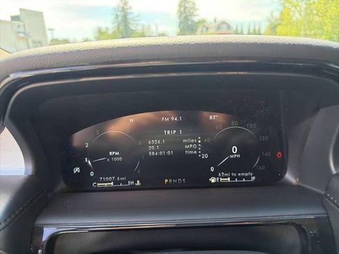 Used 2023 Lincoln Nautilus AWD w/ Premium Package image 21