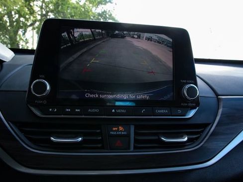 Used 2024 Nissan Altima 2.5 SV image 21