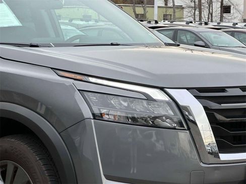 Certified 2024 Nissan Pathfinder S image 8