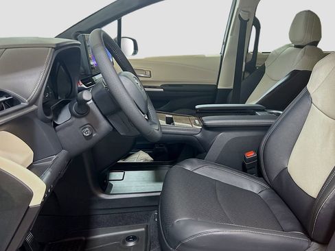 New 2026 Toyota Sienna Platinum image 20