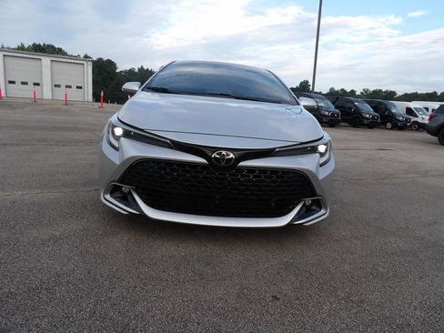 Used 2025 Toyota Corolla XSE FWD image 3