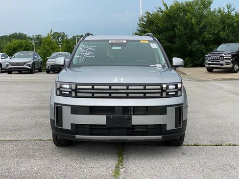 Used 2026 Hyundai Santa Fe SEL FWD image 2