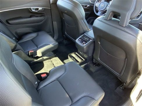 Used 2020 Volvo XC90 T6 Momentum image 16