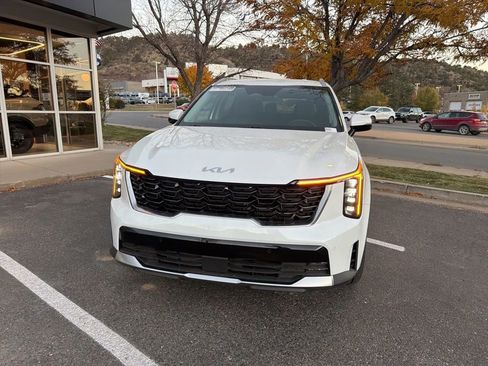 New 2025 Kia Sorento EX image 3