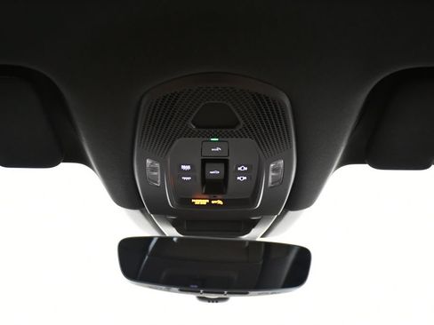 Certified 2025 Porsche Cayenne AWD/4WD image 19