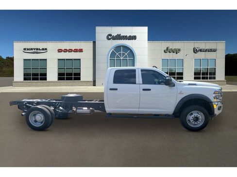 New 2026 RAM 5500 Tradesman AWD/4WD image 2